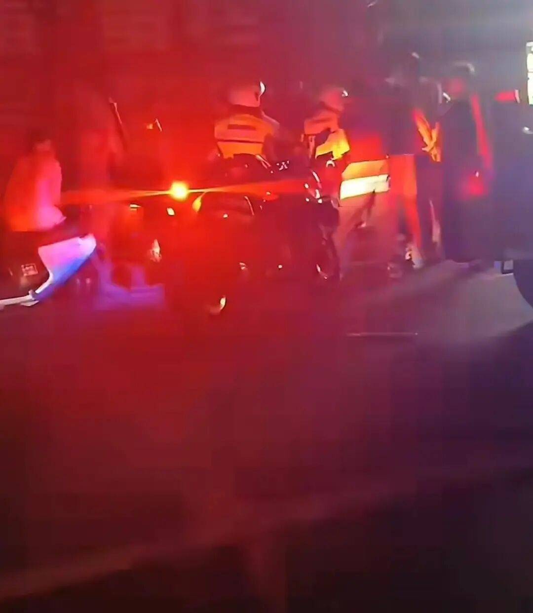 赣州警方通报“餐饮店多人打架斗殴”：2人酒后与邻桌冲突，涉案人员被采取强制措施