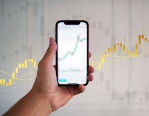 飞沃科技：实控人控股企业在股票异动期间增持2.63万股公司股票