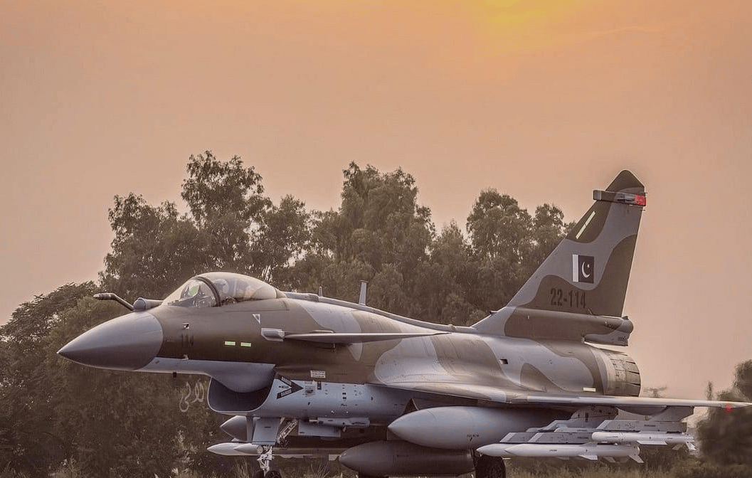 歼10CE又给中国长脸！印媒罕见承认：阵风确实被击落，但不是4架