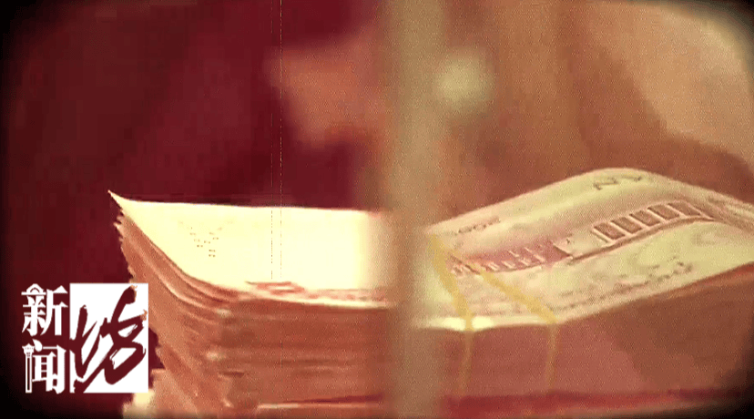 “我不要活了!”上海阿婆崩溃,买了近30年的保险全被退!警方:若继续持有价值百万